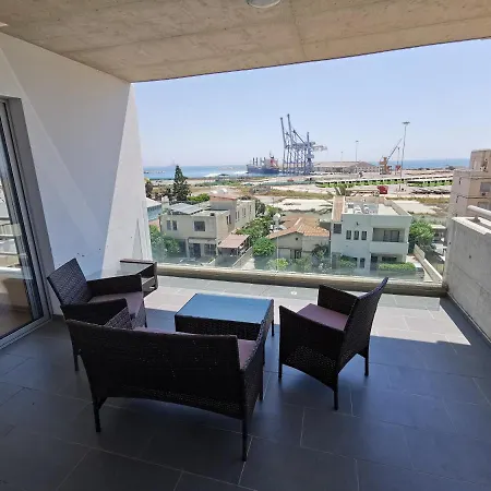 Must Stay - Harbour View Residence Apartment